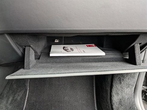 Used 2022 Tesla Model S AWD image 32