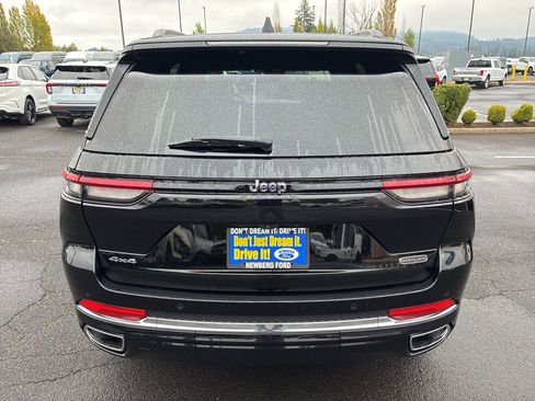 Used 2022 Jeep Grand Cherokee Overland w/ MOPAR Finishing Package AWD/4WD image 6