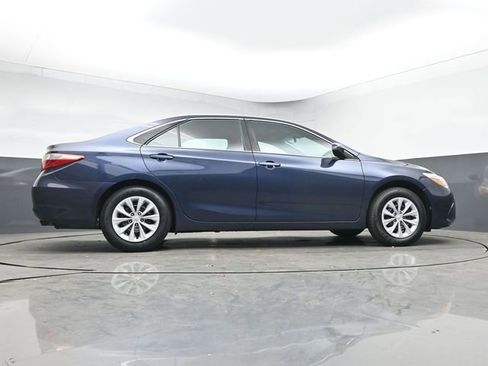 Used 2016 Toyota Camry LE FWD image 35