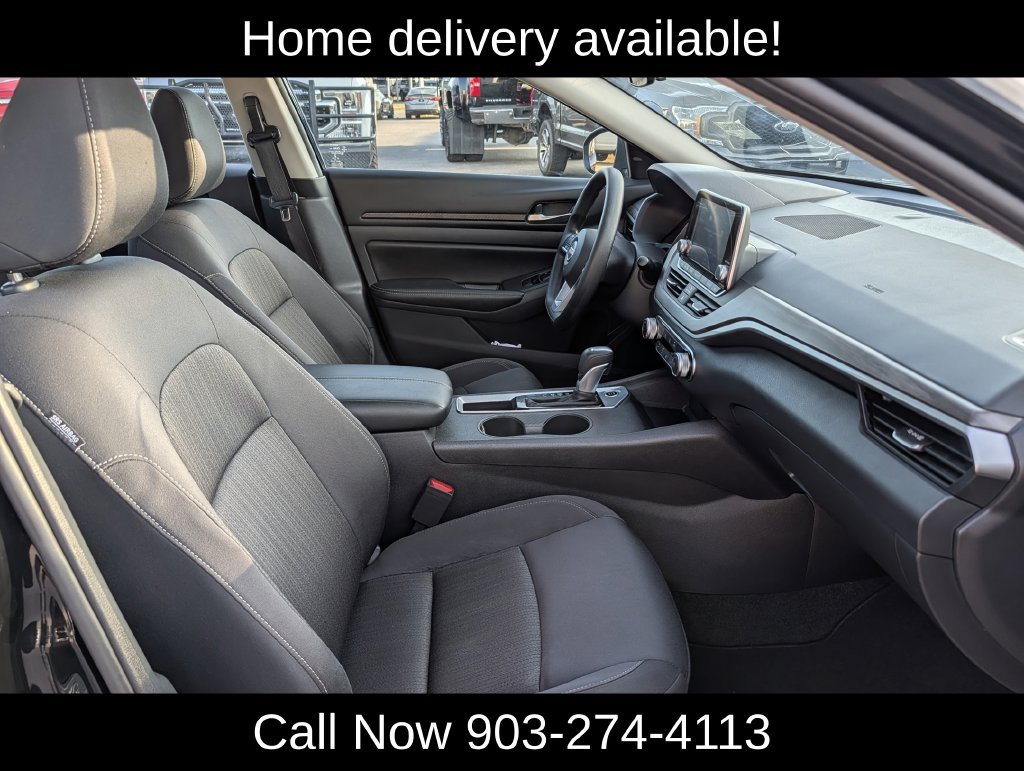 Used 2025 Nissan Altima 2.5 SV FWD image 30
