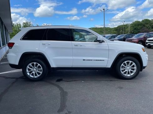 Used 2022 Jeep Grand Cherokee Laredo E w/ Security & Convenience Group AWD/4WD image 4