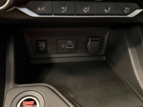 Used 2025 Nissan Sentra S image 16