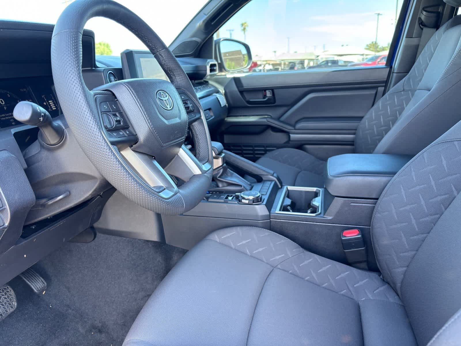 Used 2025 Toyota Tacoma SR5 AWD/4WD image 10