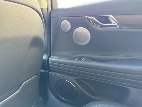 Used 2025 Genesis G80 2.5T Advanced image 18