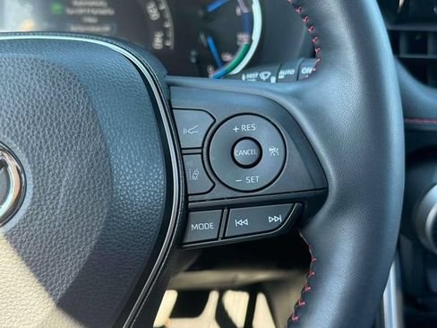 Used 2022 Toyota RAV4 SE w/ Weather & Moonroof Package AWD/4WD image 23