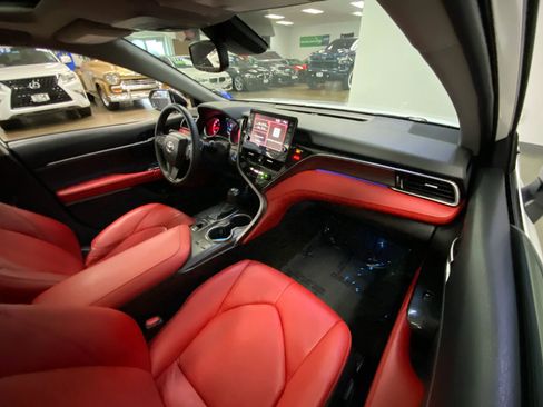 Used 2021 Toyota Camry XSE FWD image 15