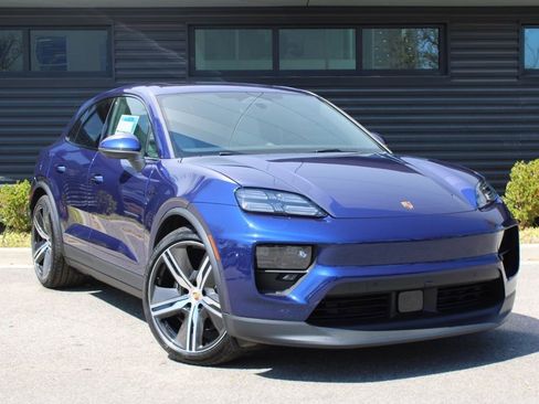 New 2025 Porsche Macan 4S Electric image 10