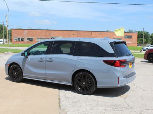 Used 2025 Honda Odyssey Sport-L image 8