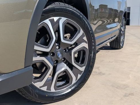 Used 2024 Subaru Ascent Touring image 2