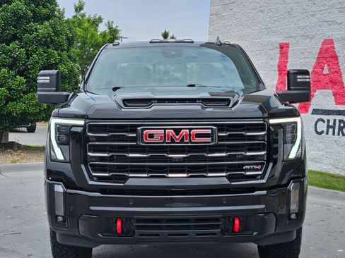 Used 2024 GMC Sierra 2500 AT4 w/ AT4 Premium Plus Package AWD/4WD image 2