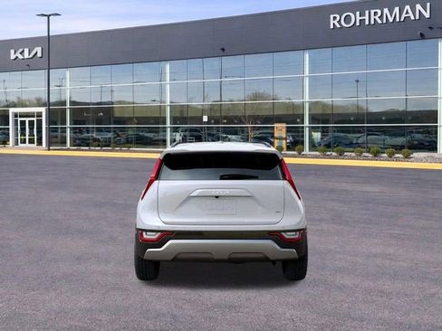 New 2025 Kia Niro SX Touring FWD image 5