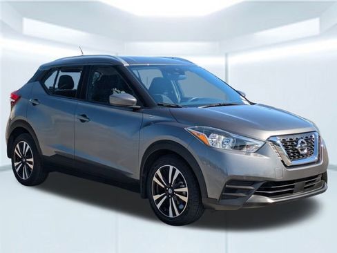 Used 2020 Nissan Kicks SV image 9