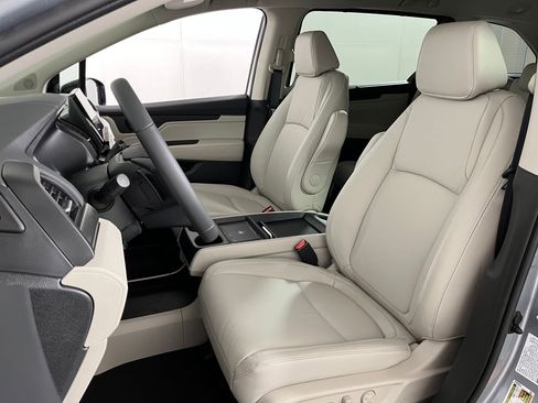 New 2026 Honda Odyssey EX-L image 4