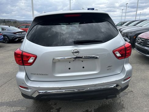 Used 2020 Nissan Pathfinder SV image 3