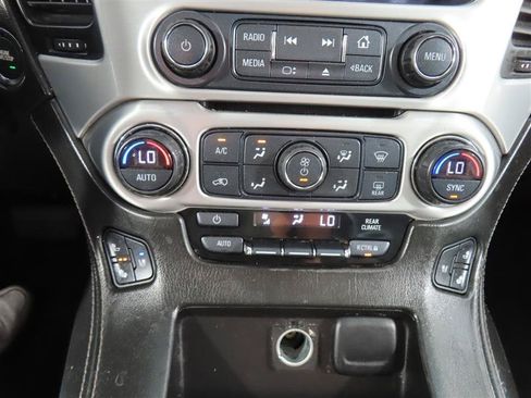 Used 2017 GMC Yukon SLT AWD/4WD image 24
