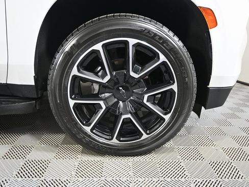 Used 2023 Chevrolet Suburban RST image 11