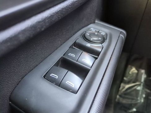 Used 2024 GMC Sierra 3500 Pro w/ Convenience Package image 28