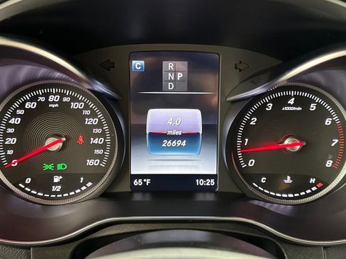 Used 2019 Mercedes-Benz GLC 300 4MATIC image 32