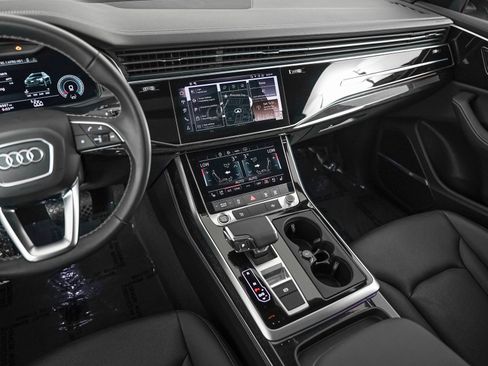 Certified 2025 Audi Q8 Premium Plus w/ Premium Plus Package AWD/4WD image 18