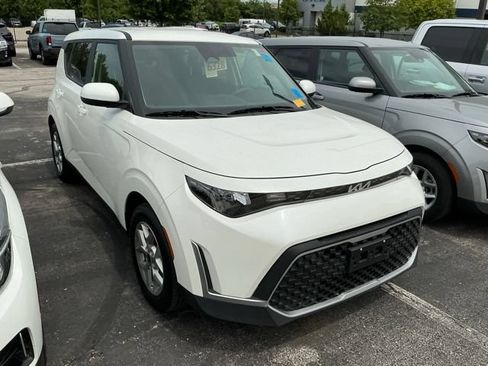 Used 2025 Kia Soul LX FWD image 5