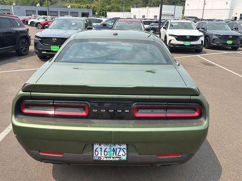 Used 2022 Dodge Challenger R/T RWD image 15