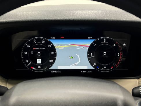 Used 2018 Land Rover Range Rover Velar R-Dynamic SE AWD/4WD image 26