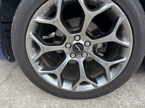 Used 2018 Chrysler 300 Touring w/ Sport Appearance Package image 10