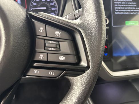 Used 2025 Subaru Crosstrek 2.0i Premium image 14