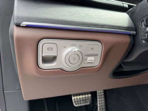 Used 2024 Mercedes-Benz GLS 450 4MATIC image 24