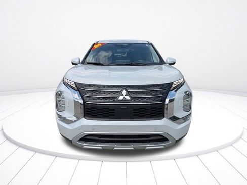 Used 2024 Mitsubishi Outlander SE image 9