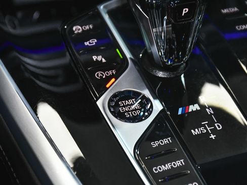 Used 2021 BMW X7 M50i w/ Dynamic Handling Package AWD/4WD image 37