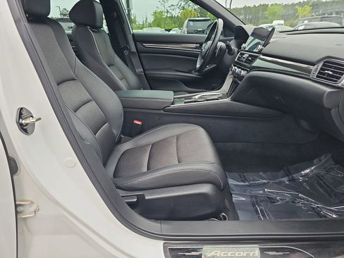 Used 2019 Honda Accord Sport image 11