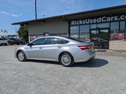 Used 2015 Toyota Avalon XLE Touring FWD image 9