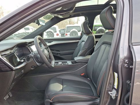 Used 2024 Jeep Wagoneer Launch Edition image 11