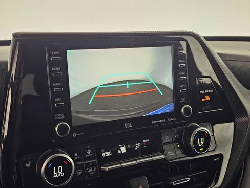 Used 2021 Toyota Highlander XSE FWD image 29