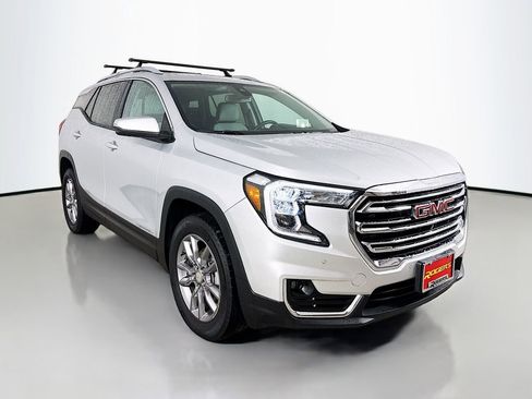 Used 2022 GMC Terrain SLT w/ Infotainment Package II image 1
