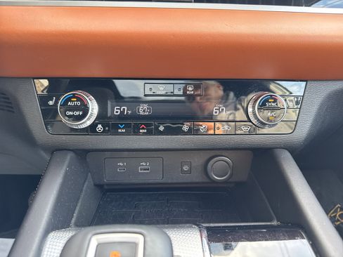 Used 2022 Mitsubishi Outlander SEL image 17