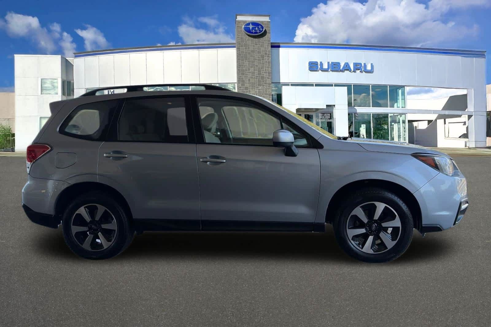 Used 2017 Subaru Forester 2.5i Premium AWD/4WD image 6
