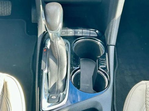 Used 2020 Buick Encore GX Essence w/ Experience Buick Package AWD/4WD image 27
