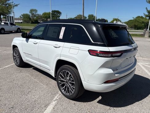 New 2026 Jeep Grand Cherokee Summit AWD/4WD image 21