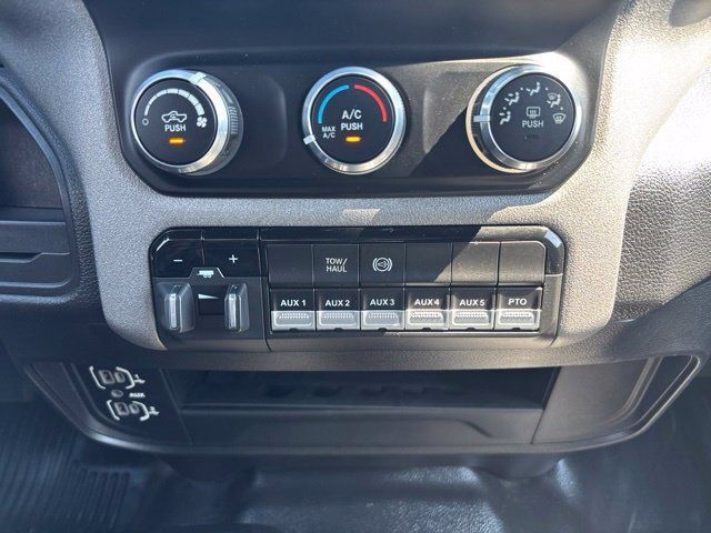 Used 2024 RAM 5500 Tradesman w/ Chrome Appearance Group AWD/4WD image 22