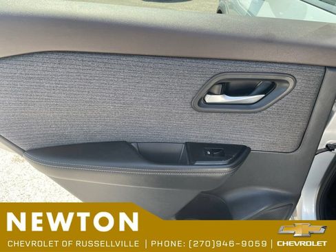 Used 2021 Nissan Rogue SV FWD image 35
