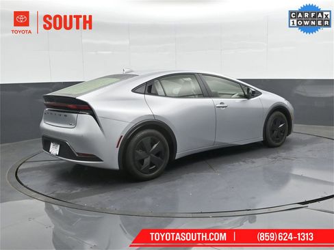 Used 2024 Toyota Prius LE image 2