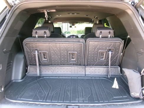 Used 2022 Chevrolet Traverse LT w/ LPO, Floor Liner Package AWD/4WD image 32