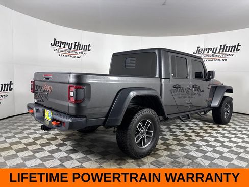 Used 2024 Jeep Gladiator Mojave w/ Technology Group AWD/4WD image 5
