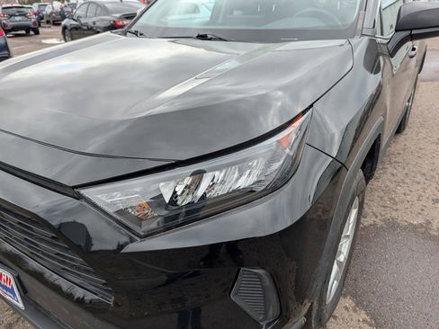 Used 2021 Toyota RAV4 LE AWD/4WD image 17