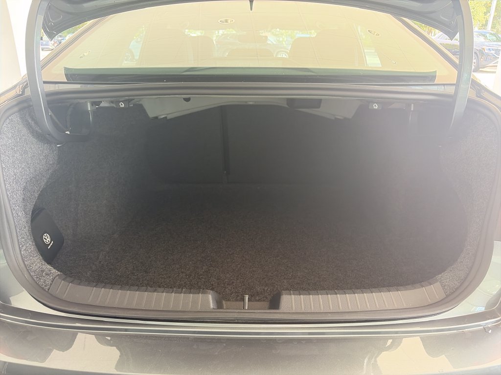 Certified 2024 Volkswagen Jetta SE FWD image 34
