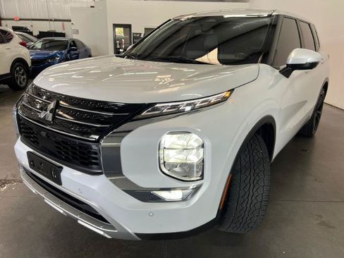 Used 2023 Mitsubishi Outlander SE FWD image 27