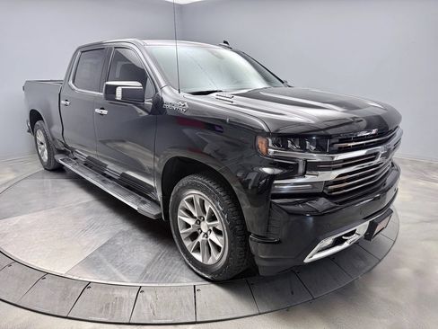 Used 2021 Chevrolet Silverado 1500 High Country w/ Technology Package AWD/4WD image 3