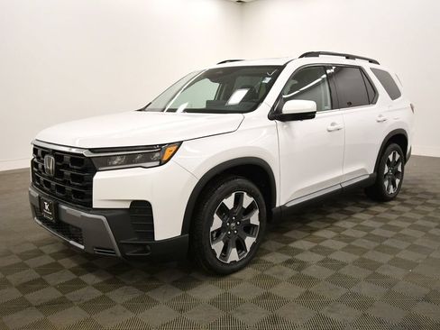 New 2026 Honda Pilot Touring image 2